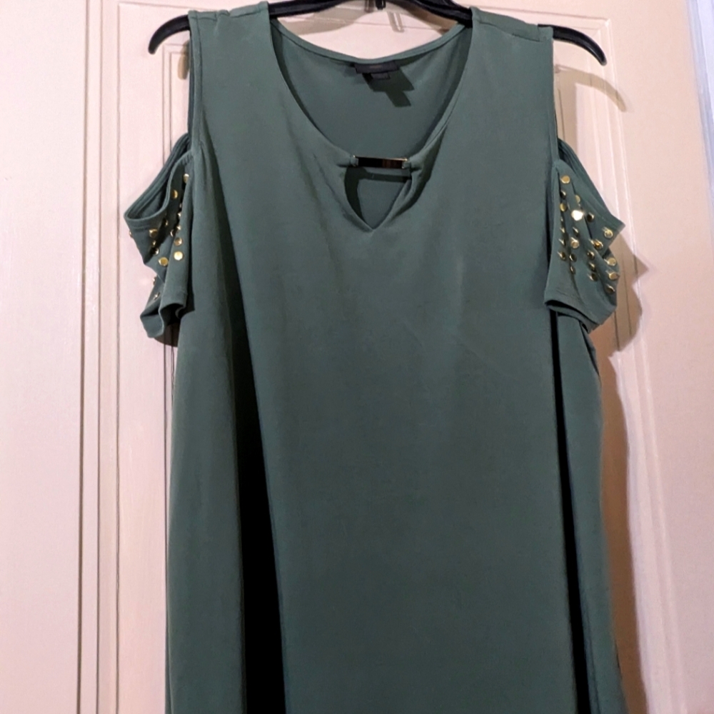 Women's cold shoulder top